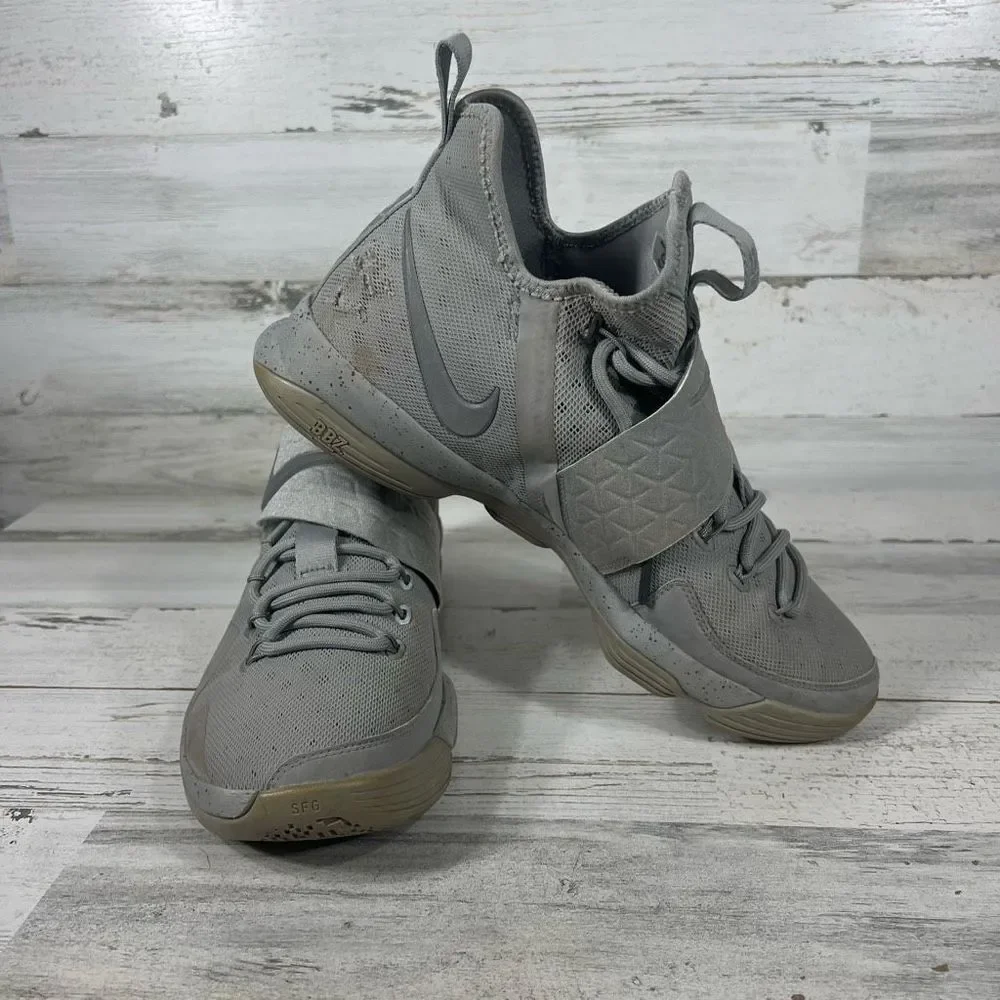Nike Lebron James Mens 11.5 silver‎